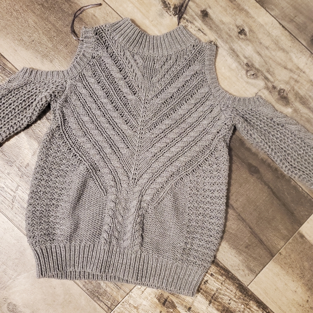 Areopostle grey sweater